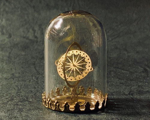 ガラスドーム　メダイヨン　アンティーク　 お値引き中！ ガラスドーム メダイヨン アンティーク お値引き中！