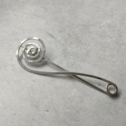 銀 うずまきストールピン ブローチ kukuLu 通販 10492428｜Creema