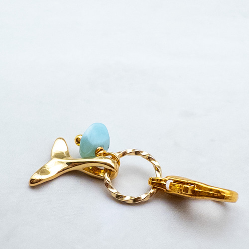 幸運のお守り ホエールテイル ラリマー チャーム めじるしアクセサリー