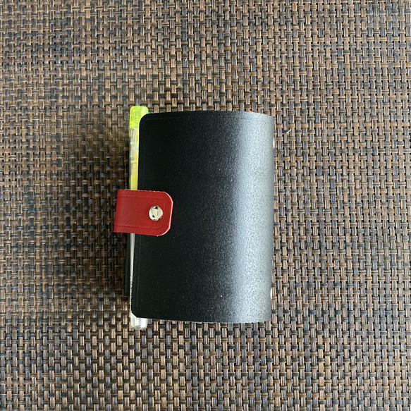 [mini5 BK&amp;R] 附管狀夾支架的系統筆記本 SN5-001bkr 鞣製地板皮革 黑色與紅色皮革筆記本 第3張的照片