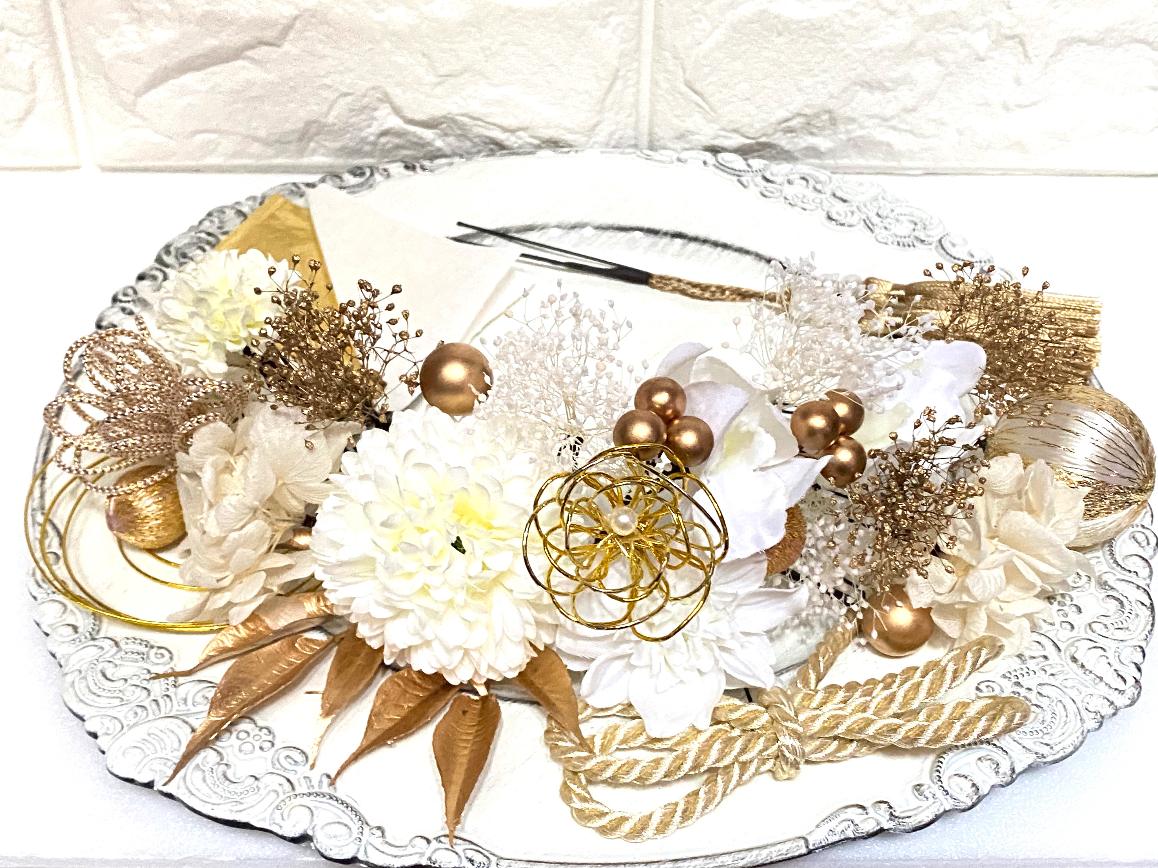 －再販10以上－  ホワイト・ゴールド髪飾り  ヘアアクセサリー  成人式  前撮り  振袖  結婚式  卒業式  和装