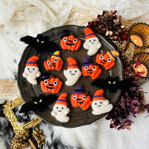 Halloween2025★羊毛フェルト Amazon.co.jp: 羊毛フェルト アートドール ハロウィン 猫 さん 3