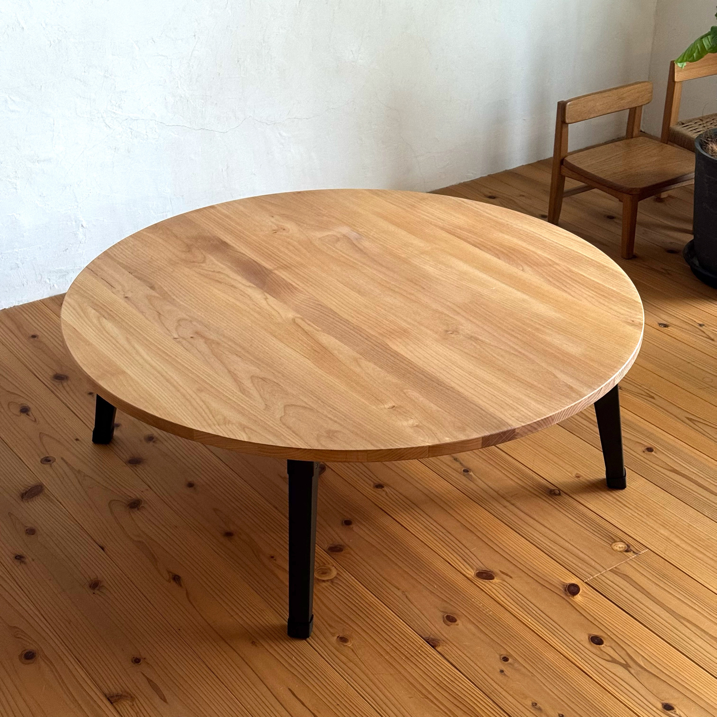 新作！ アルダー材の丸テーブル　90cm 新作