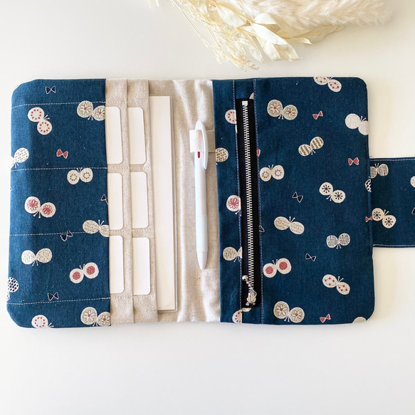 リニューアル✨北欧柄ちょうちょ マルチケース 母子手帳ケース　【ネイビー】S.M.Lサイズ 製作可能 3枚目の画像