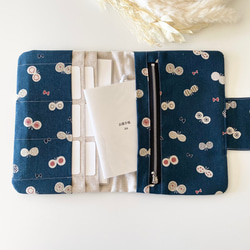 リニューアル✨北欧柄ちょうちょ マルチケース 母子手帳ケース　【ネイビー】S.M.Lサイズ 製作可能 5枚目の画像