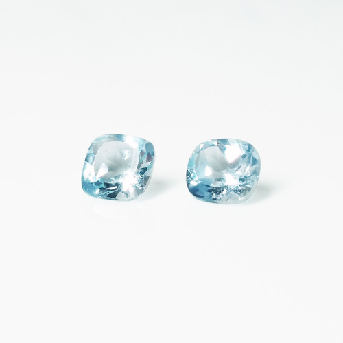 天然 スイスブルートパーズ・6mm一粒 ピアス （Swiss Topaz