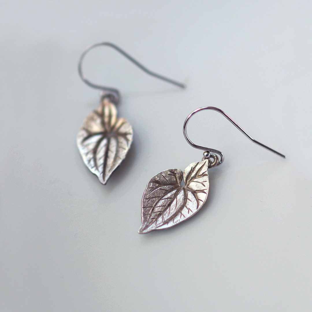 イカリソウの葉っぱのピアス