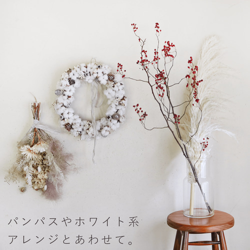 ドライフラワー針葉樹と野薔薇の実などのクリスマスリース❁⃘*.゜ ドライフラワー針葉樹と野薔薇の実などのクリスマスリース❁⃘*.゜