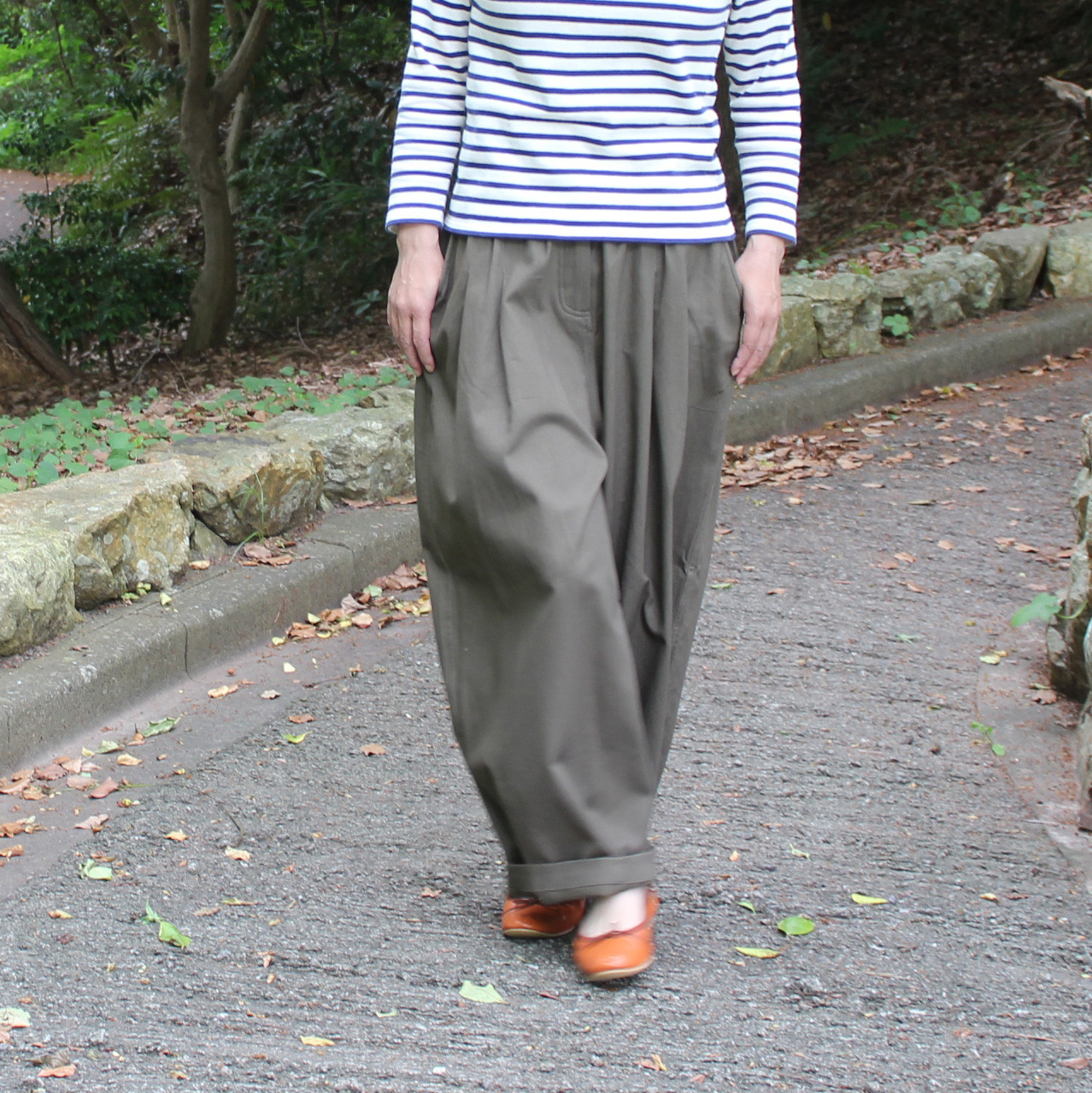 未使用 Dorothy Hendricks カジュアルパンツ オリーブグリーン 未使用 Dorothy Hendricks カジュアルパンツ オリーブグリーン
