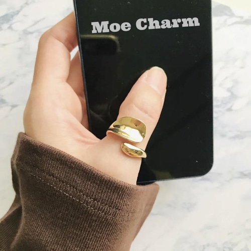 再販】ゴールドデザインリング／指輪／個性的／フリーサイズ／おおぶり