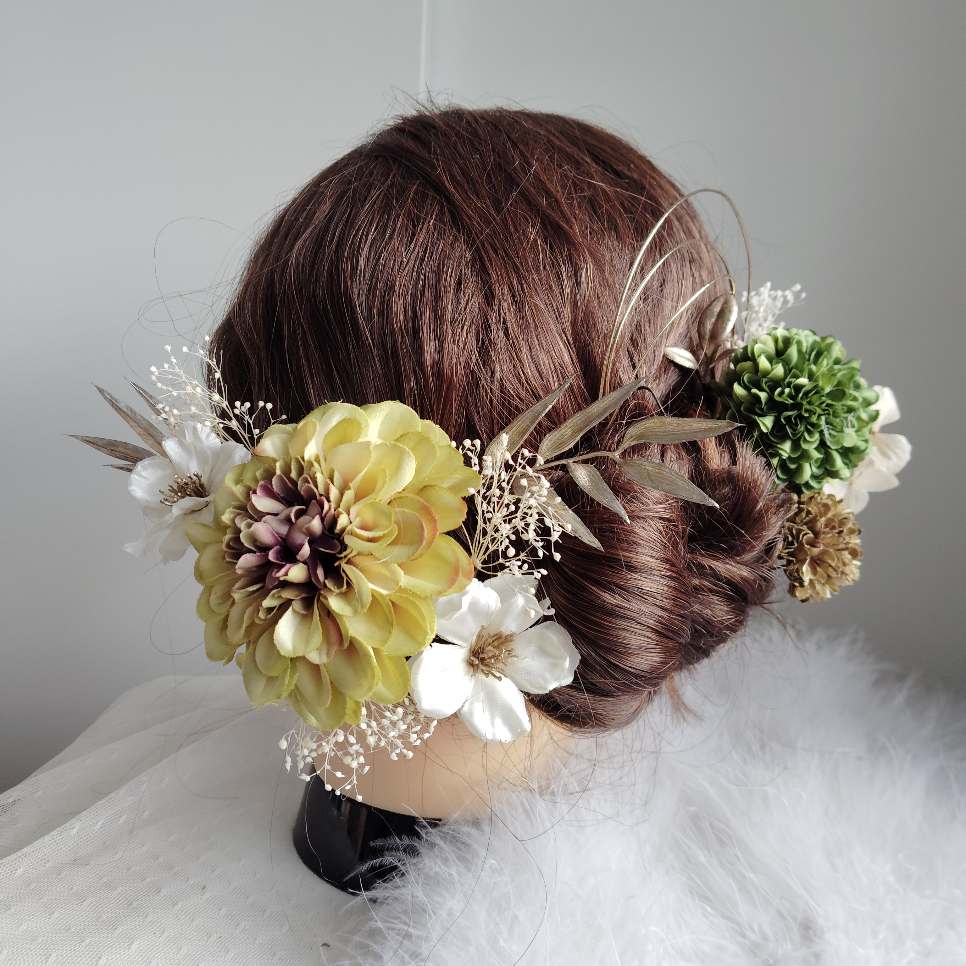 咲静＿＿上品ジニアと林檎の花の髪飾り　卒業式　成人式 　結婚式　髪飾り 　色打掛　振袖　着物　袴　和装　くすみ緑