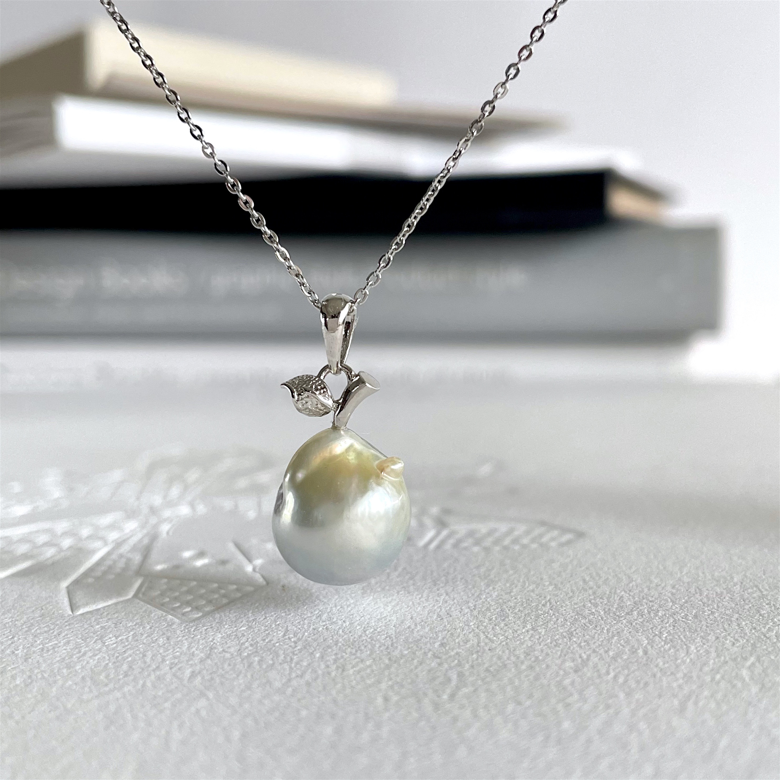 南洋真珠  シルバー＆レモンイエロー ラフランス型 ペンダント 大粒