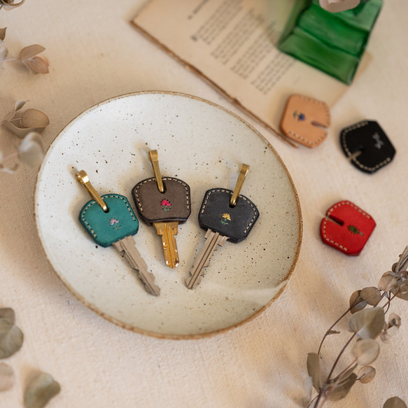 刺繍 入り キーカバー 【名入れ無料】 2サイズから選択可能 キー 