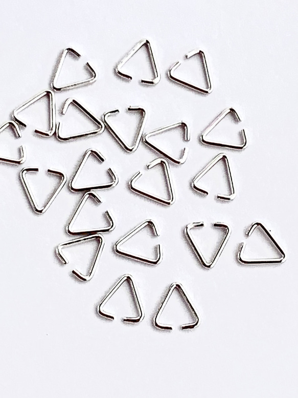 【三角カン】4０個入　最高級鍍金　本ロジウム　パーツ　金具♪Ｋ２ 2枚目の画像