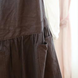 暮らしのエプロンワンピース・リネン/チョコレート 5枚目の画像