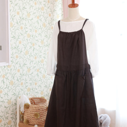 暮らしのエプロンワンピース・リネン/チョコレート 2枚目の画像