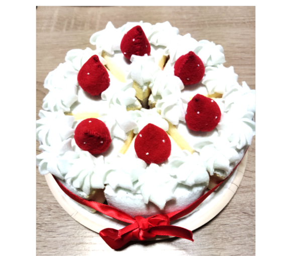 直径約15㎝のワンホール フェルトままごと いちご生クリームケーキ(6個