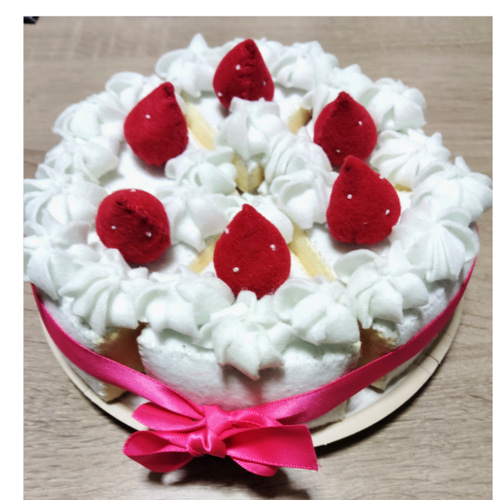 直径約15㎝のワンホール フェルトままごと いちご生クリームケーキ(6個