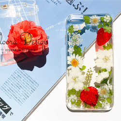 本物の いちご&本物お花 の押し 花 フルーツ ハンドメイド スマホケース　Galaxy Xperia iPhone 4枚目の画像