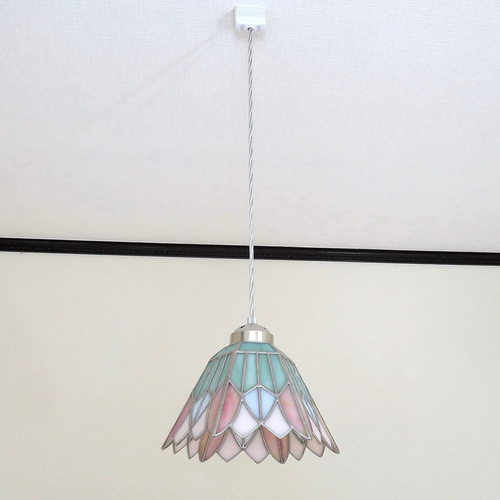 パステルカラーのピンクお花（ステンドグラスペンダントライト）吊り  