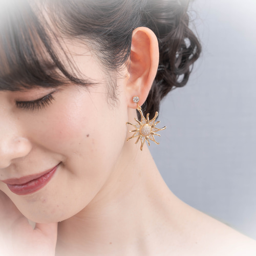 ◇送料無料◇ラプンツェル ピアス／イヤリング 太陽モチーフ