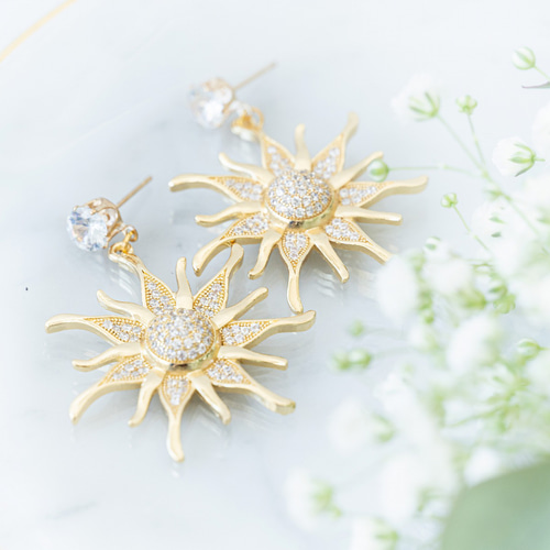 ◇送料無料◇ラプンツェル ピアス／イヤリング 太陽モチーフ