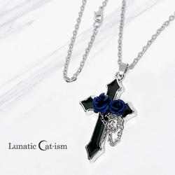 青薔薇と十字架のゴシックネックレス 3枚目の画像