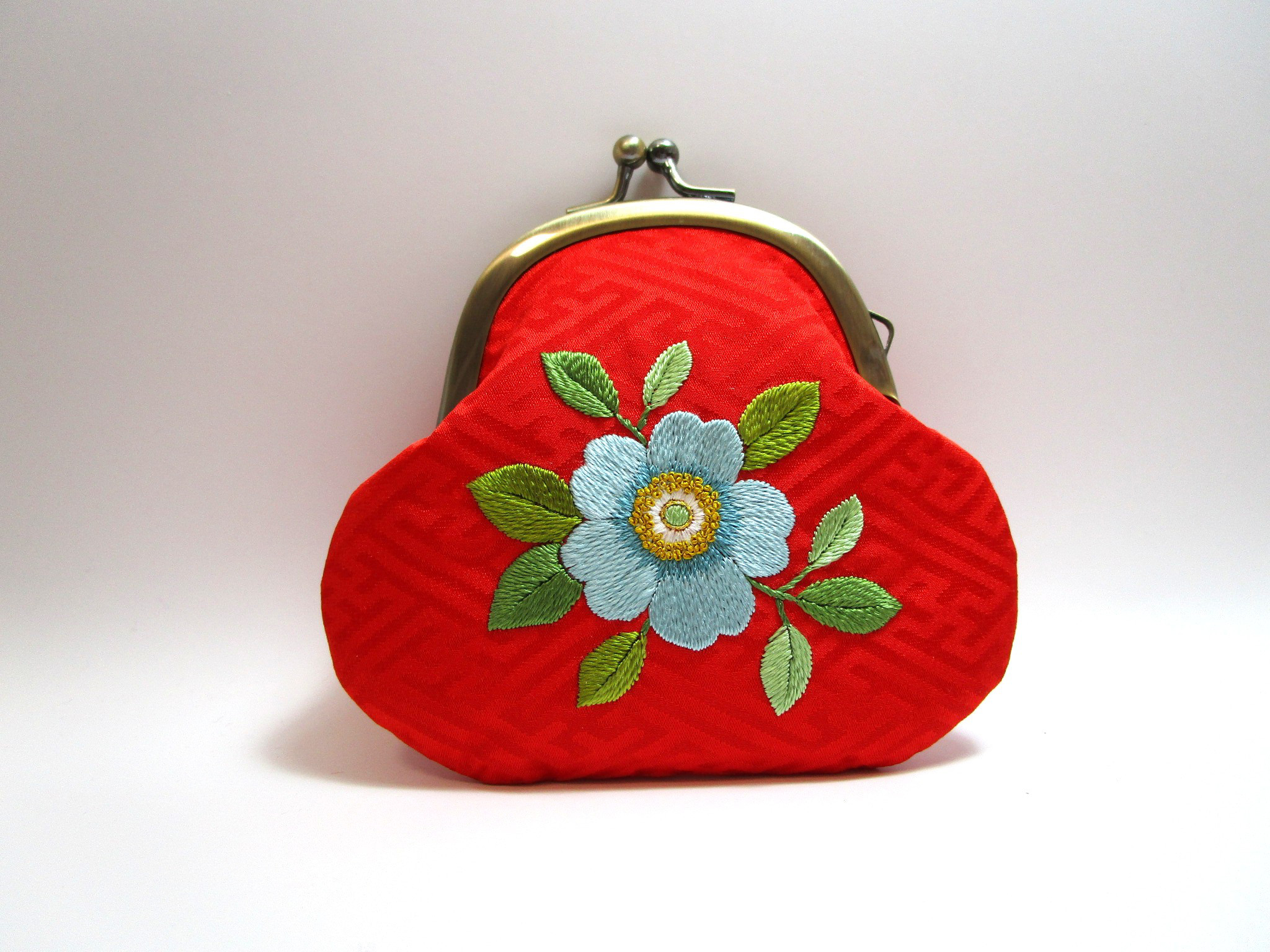 日本刺繍 バラ 絹のがま口小銭入れ・キーケース ☆レッド