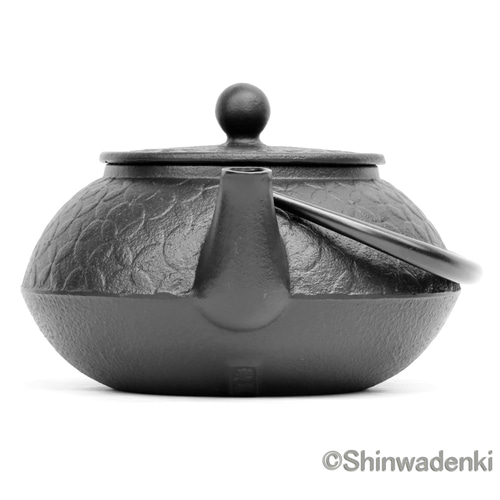 と*ん様 南部鉄器　鉄瓶　那須　急須 南部鉄器 鉄瓶兼用急須 5型七宝0.65L 茶漉し付 黒焼付仕上 日本製 ガス