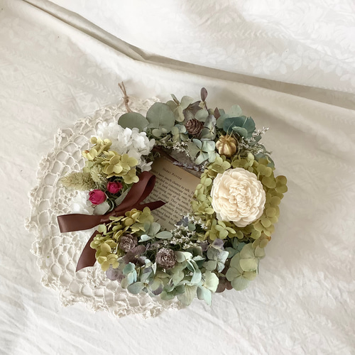 オータムグリーンリース（英字新聞を添えて） ドライフラワー hanayumo