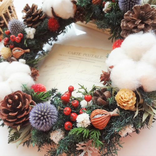 コットンと木の実たくさんのクリスマスリース(プリザーブド