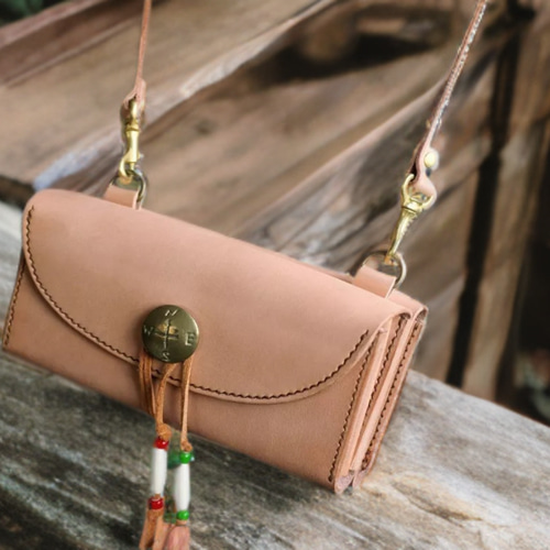 本革ショルダー長財布 コンチョ（受注制作）手縫いヌメ革ナチュラル