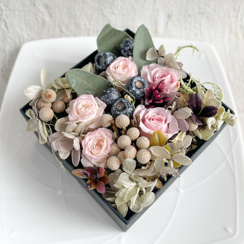 クラシック ・フラワーアレンジメント シャビーシックに咲く＊アンティークピンクのフラワーボックス