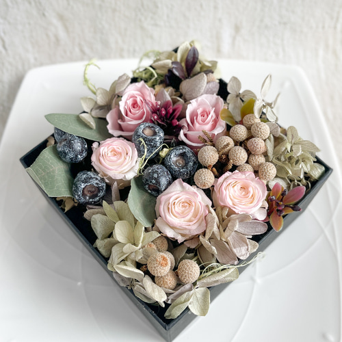 シャビーシックに咲く＊アンティークピンクのフラワーボックス