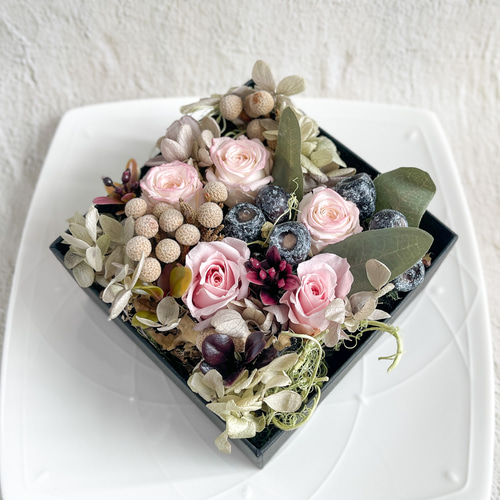 アンティーク くすみピンク ロココ フラワーアレンジメント なな アンティーク くすみピンク ロココ フラワーアレンジメント なな