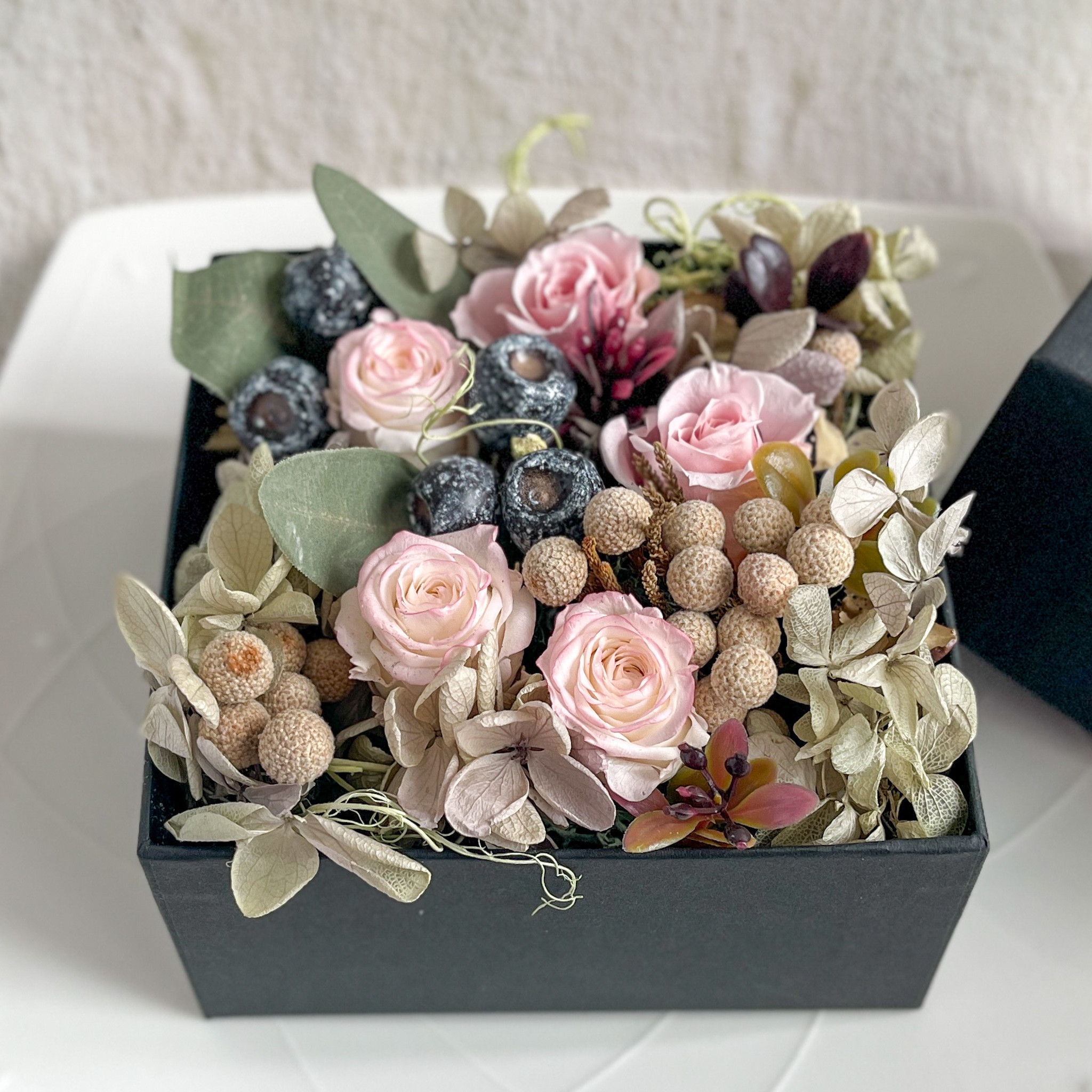 シャビーシックに咲く＊アンティークピンクのフラワーボックス フラワーアレンジメント 出産祝い 誕生日  母の日 敬老の日