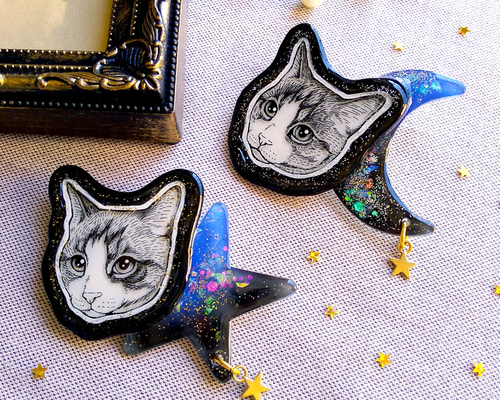 森のお散歩ねこちゃん②(手描き♪)ヘアゴム  ポニーフック　ブローチ　ペンダント 森のお散歩ねこちゃん②(手描き♪)ヘアゴム ポニーフック ブローチ