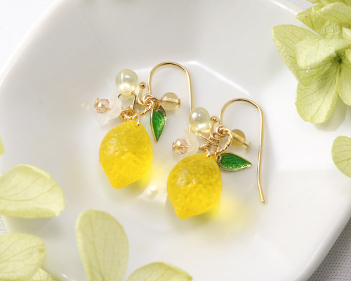 春に☆珍しいカット レモンクォーツのピアスチャーム 春に☆珍しいカット レモンクォーツのピアスチャーム レモン or 檸檬