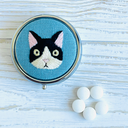 現品限り】ぐでねこチャンの小物入ピルケース