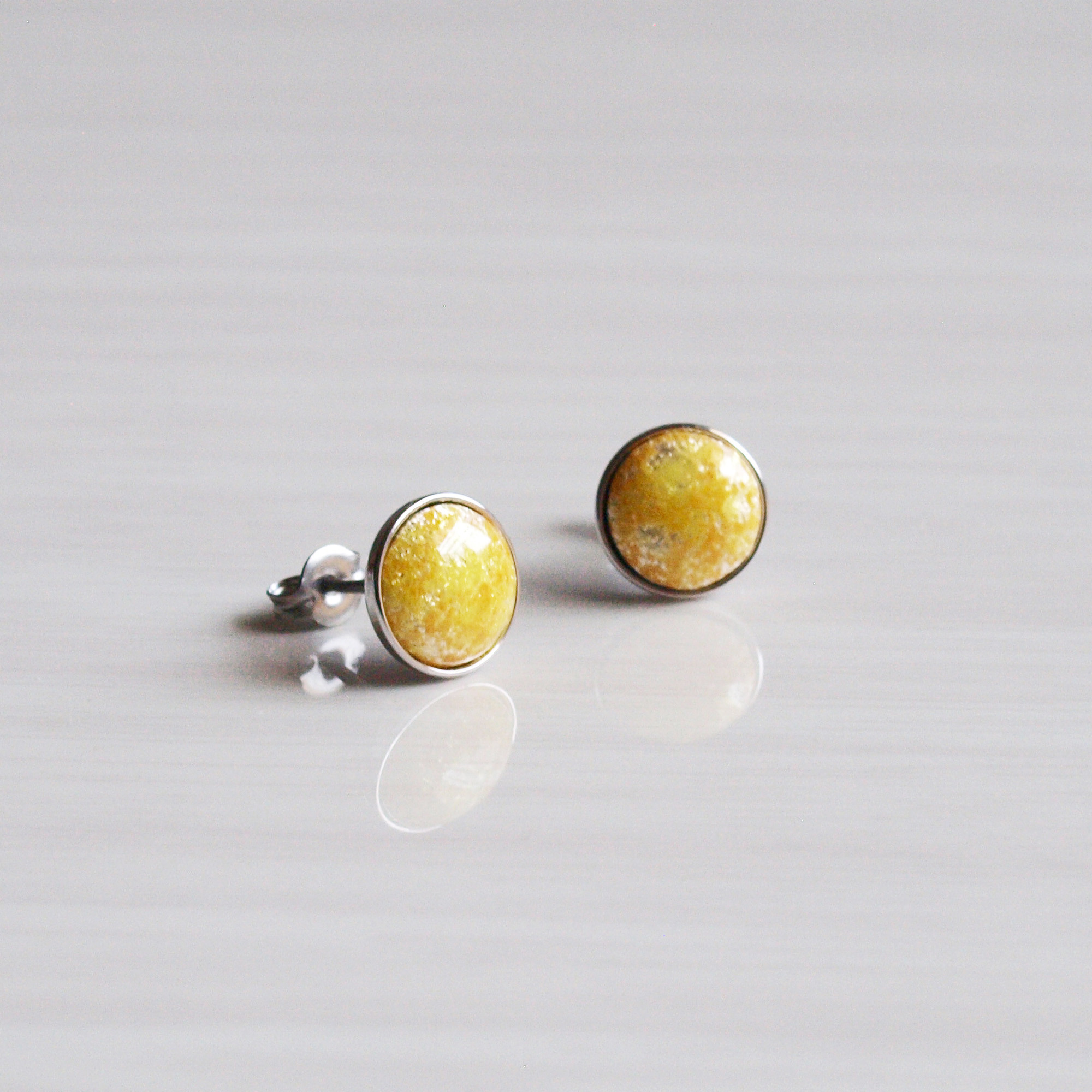 尾張七宝 丸ピアス（8ミリポスト型） 透~Suke~ 全６色