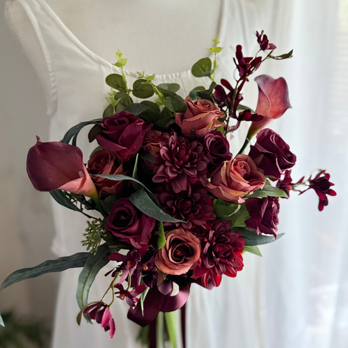 No.2626　クラッチブーケワインレッドブートニアアーティフィシャルフラワー No.2626 クラッチブーケワインレッドブートニアアーティフィシャル