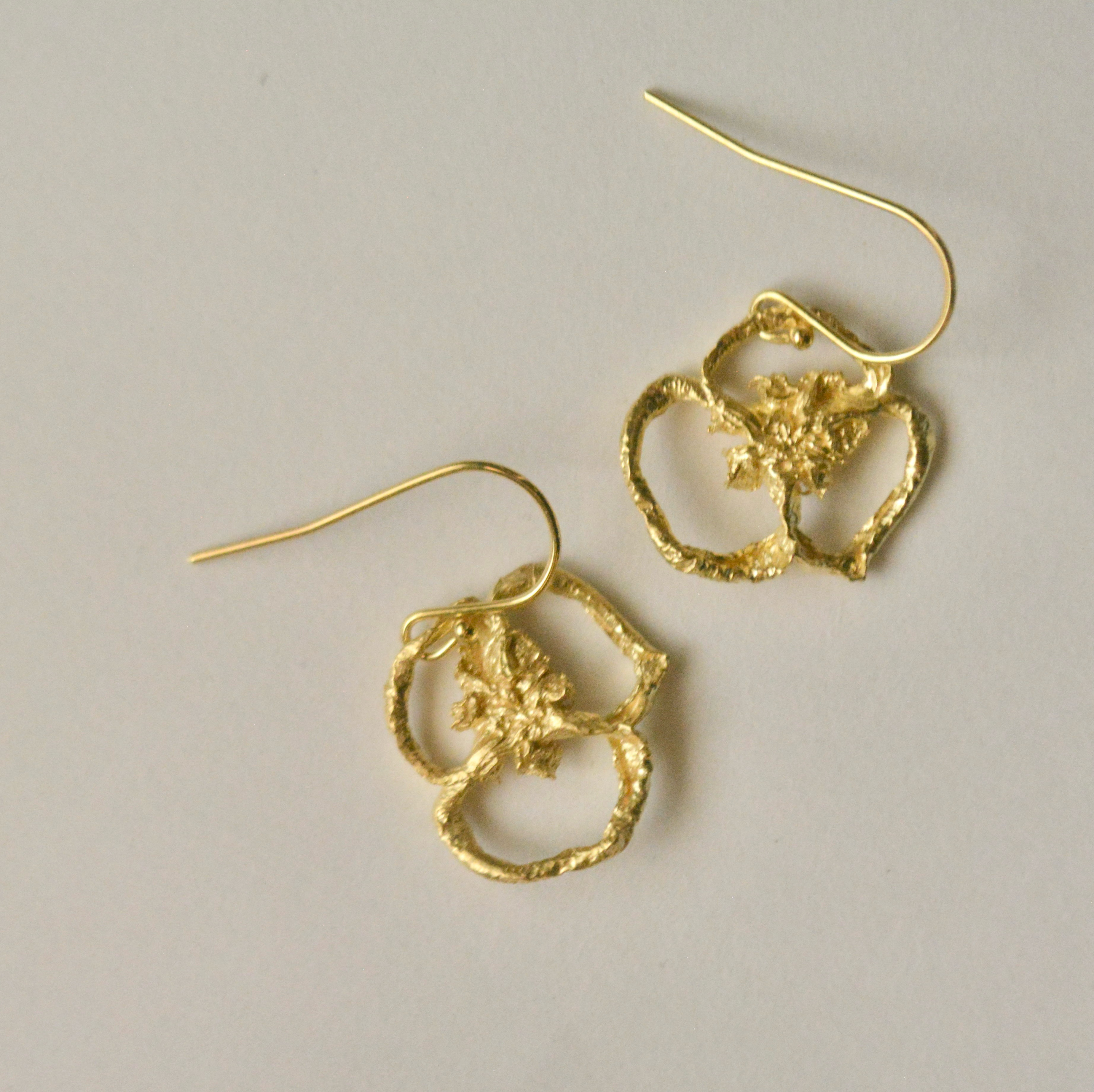 小さなピーマンのフックピアス