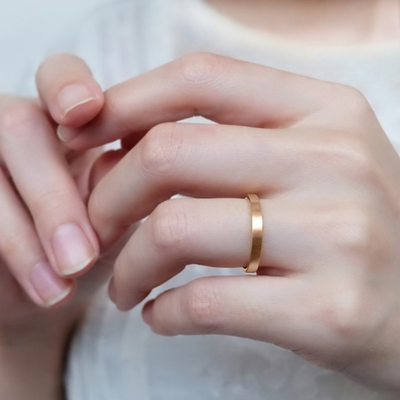 ミニマリスト マット 18K ローズ ゴールド プラチナ リング 3mm | 手作り結婚指輪ペア | 1枚目の画像