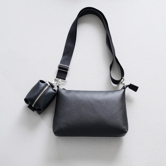 フォーマルにも◎バッグとポーチの2点セット（ブラック）ミニ