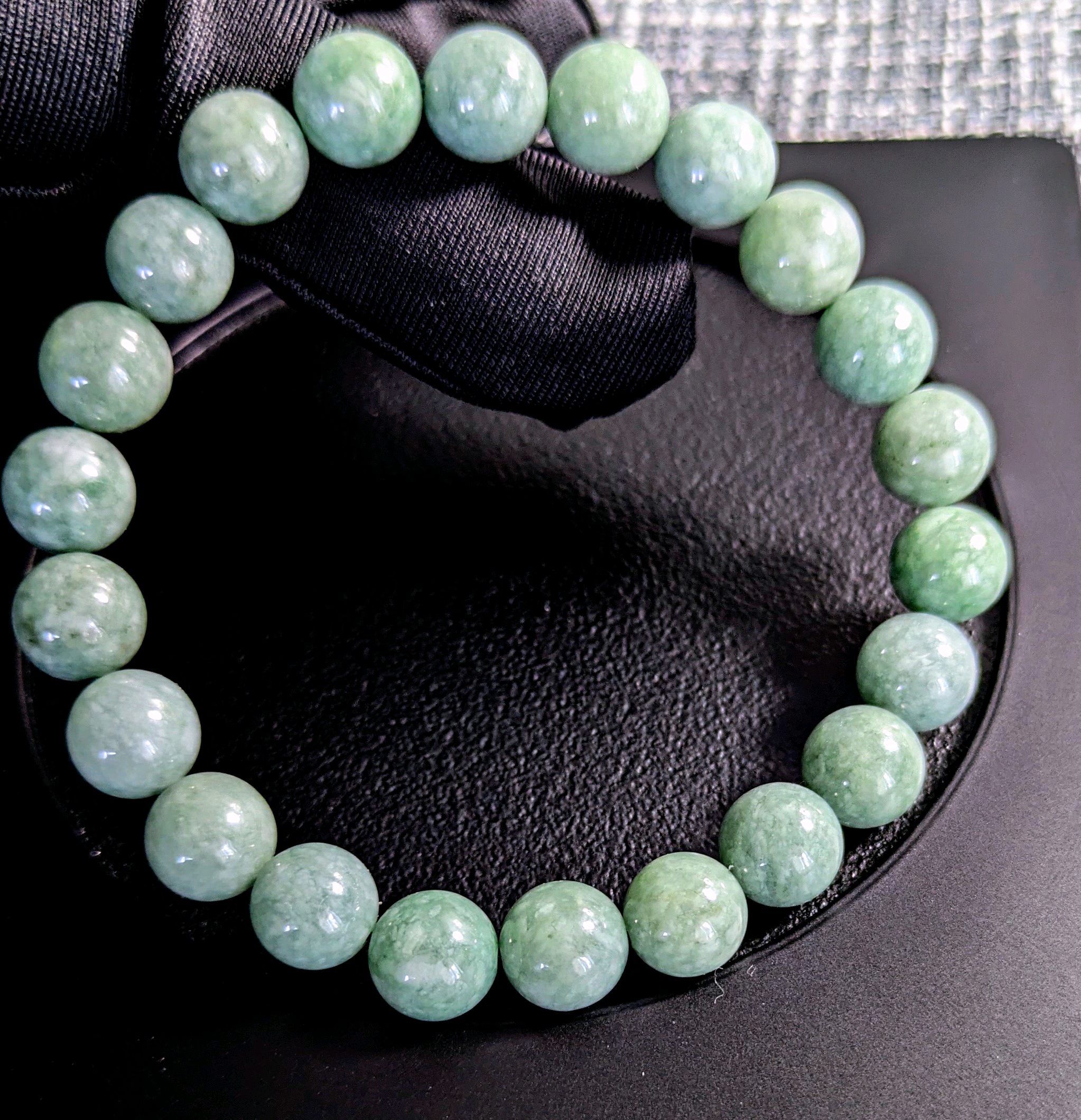 ✿天然美品　翡翠(硬玉ジェダイト)濃いグリーン〘ビルマ産〙ブレスレット高級８.5mmー８mm珠