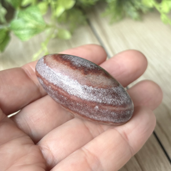 インドの聖なる川が育んだ 独特な色合いの天然石/シヴァリンガム