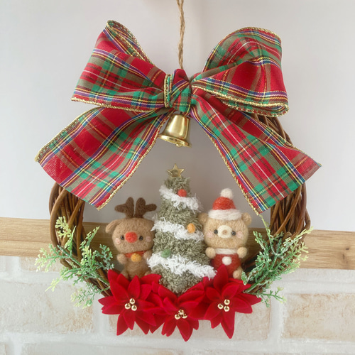 ☆ くまちゃんサンタとトナカイのポインセチアリース☆羊毛フェルト