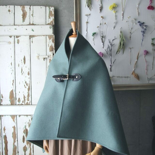 ピーコックグリーン　ダブルフェイス ウールメルトンポンチョ レザーカスタマイズ