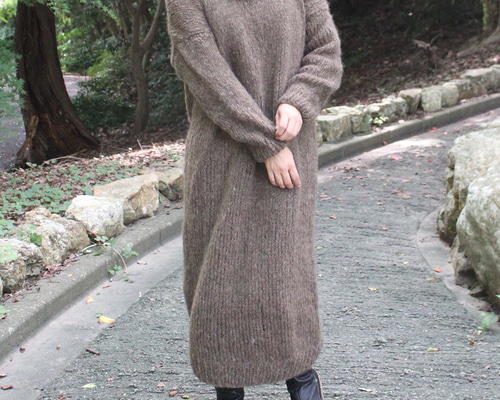 手編みモヘアラウンドネックロングワンピース カーキブラウン ニット