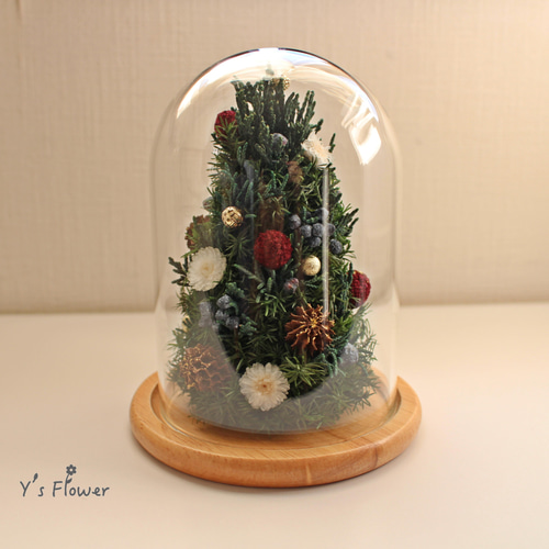 ガラスドームのクリスマスアレンジ（ツリー） プリザーブドフラワー